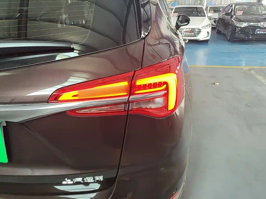 Buick Envision Plus — миниатюра 8
