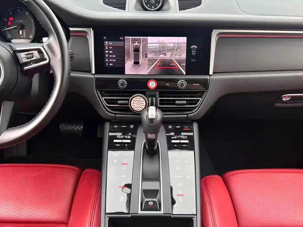 Porsche Macan — миниатюра 16