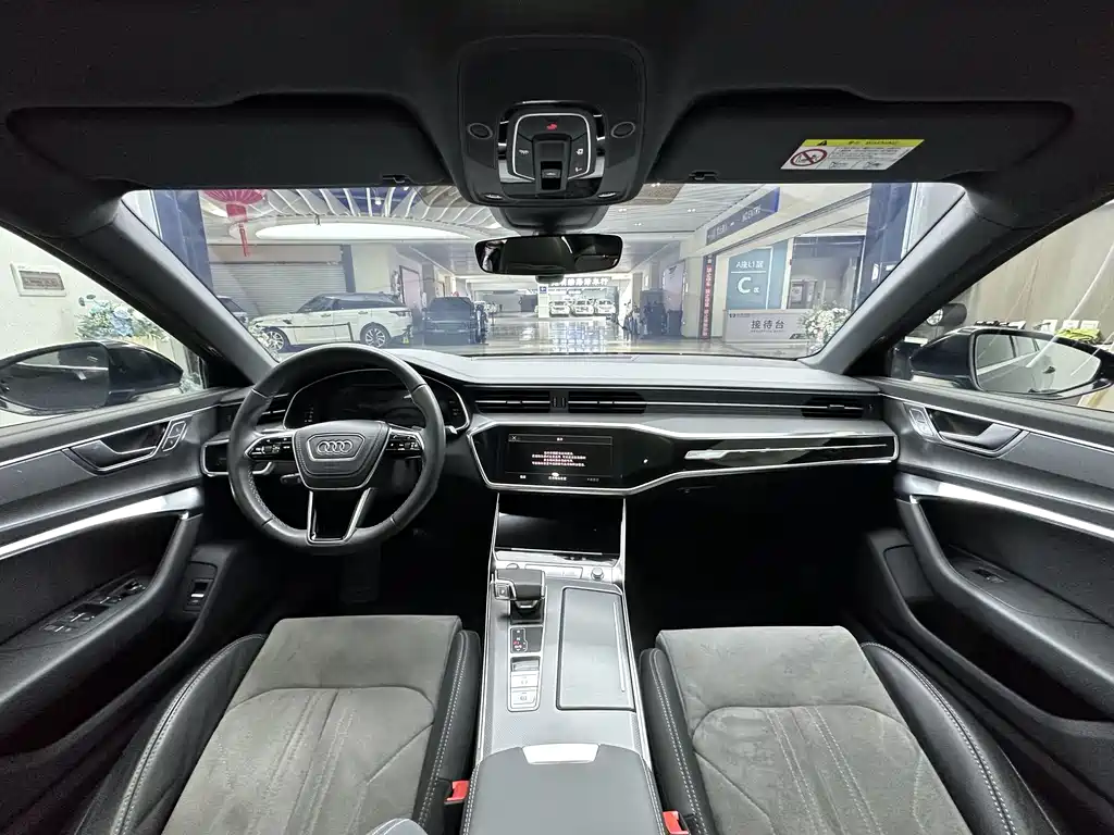 Audi A6L 2023 40 TFSI Luxury