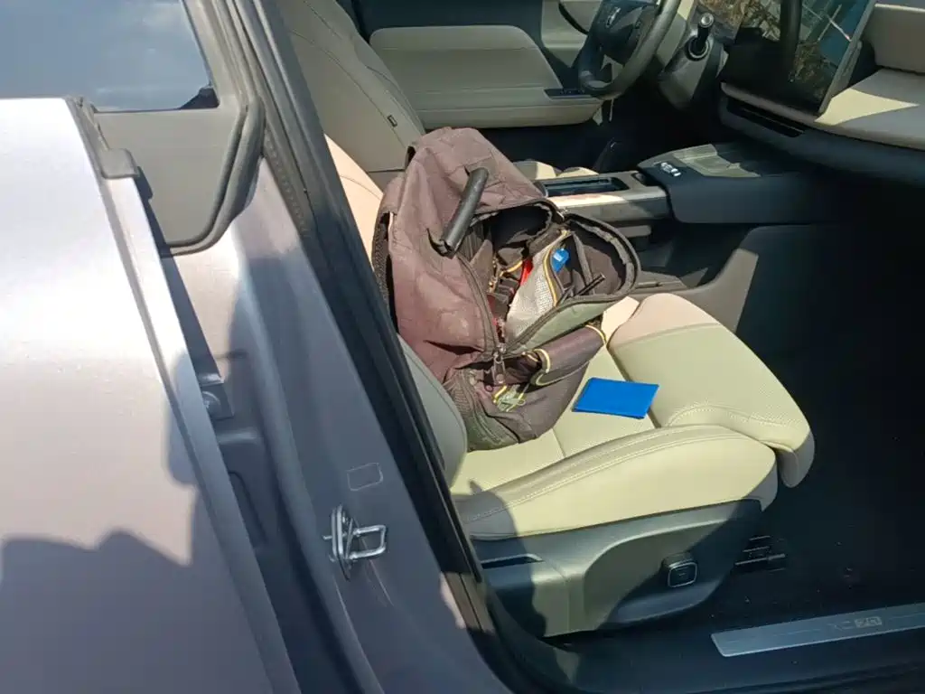 Volvo XC70 PHEV — миниатюра 25