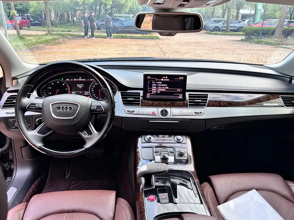 Audi A8 — миниатюра 5