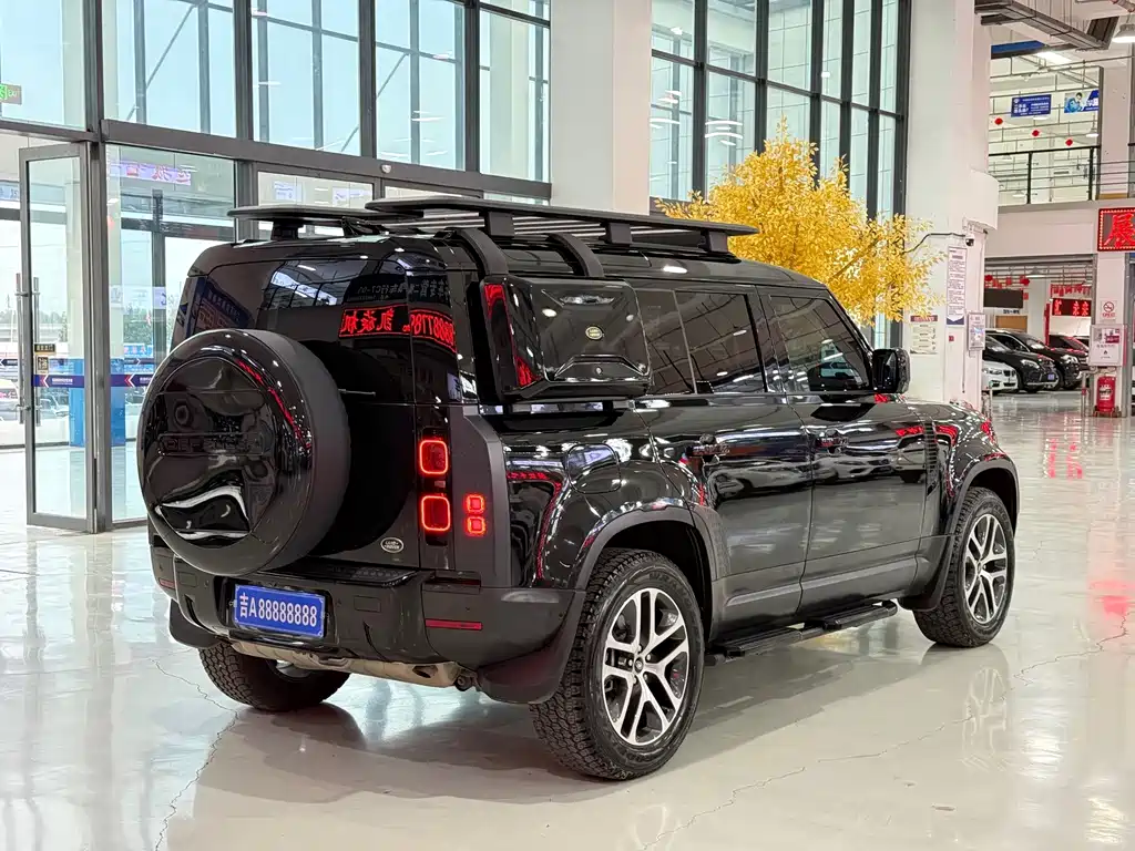 Land Rover Defender — миниатюра 6