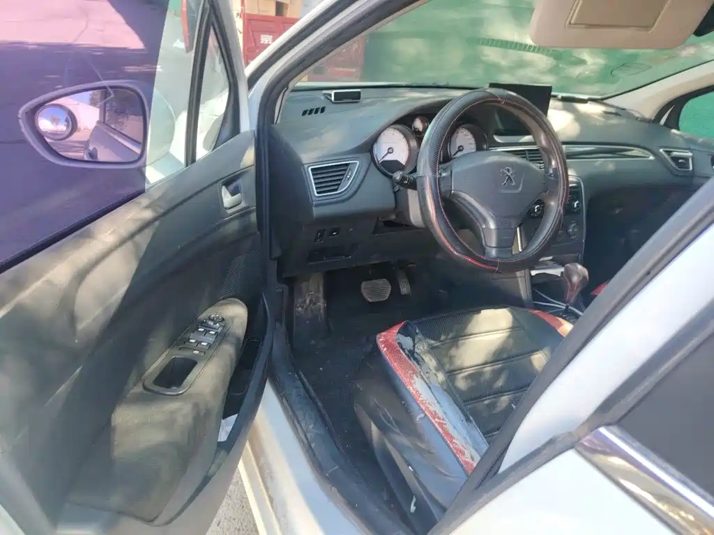 Peugeot 308 — миниатюра 12