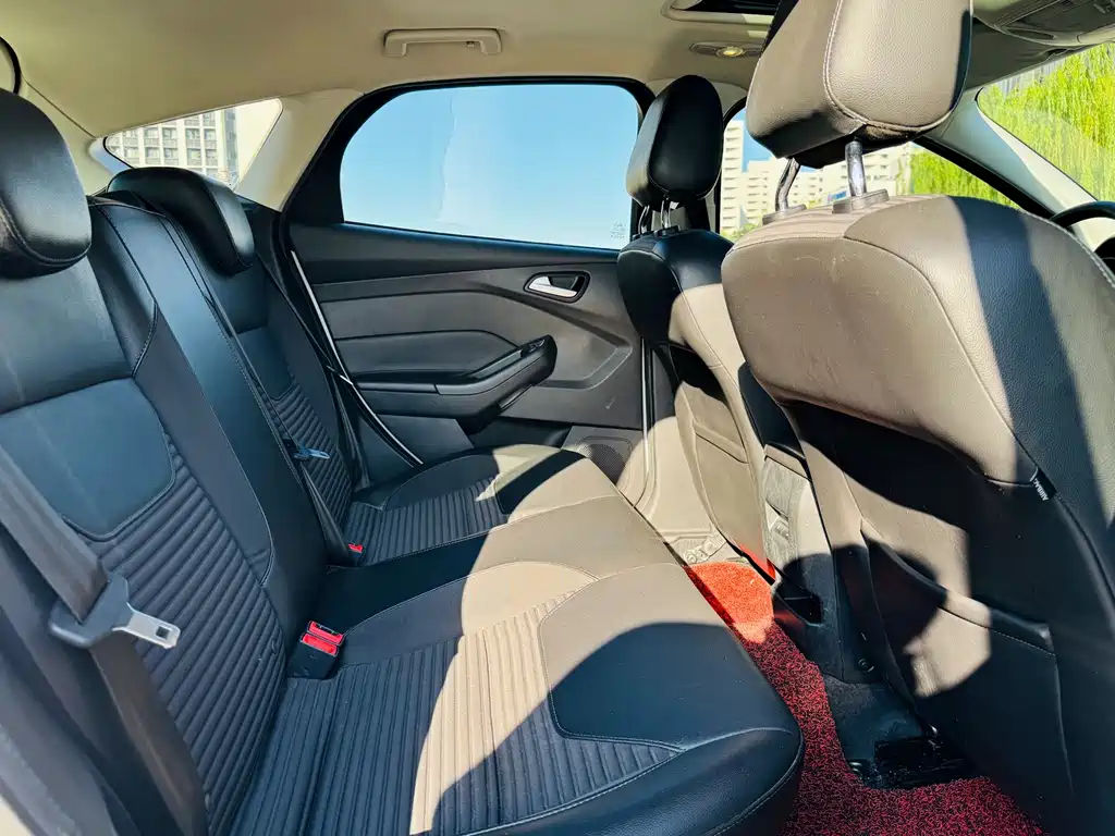 Ford Focus — миниатюра 7