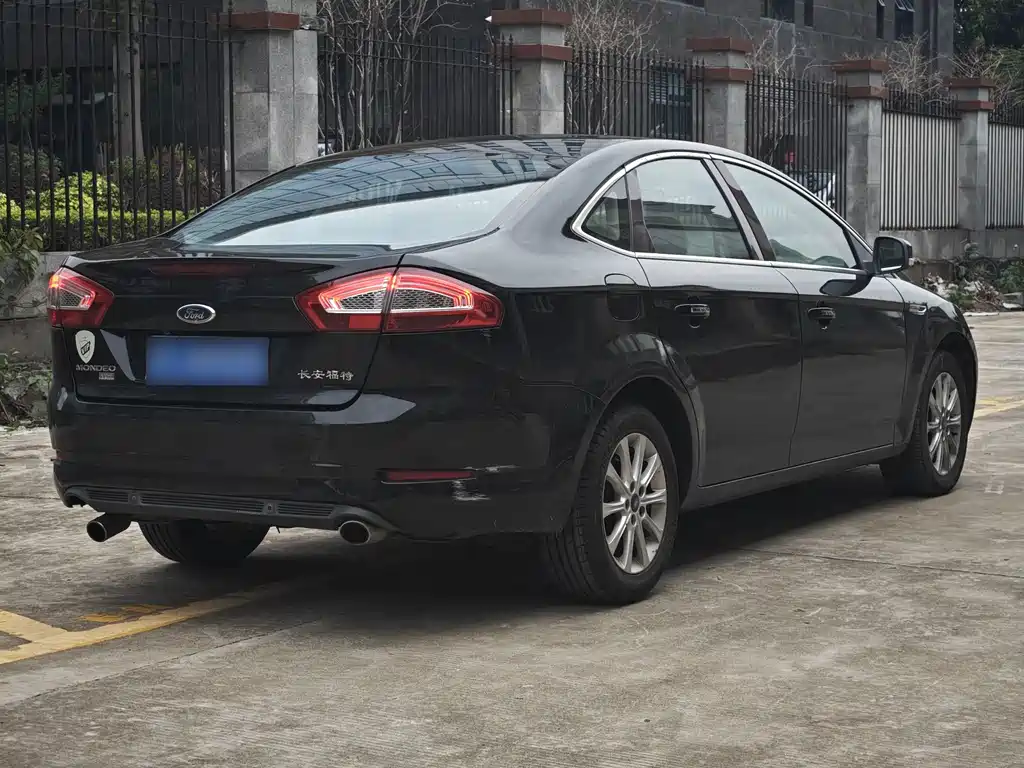 Ford Mondeo Zhisheng — миниатюра 4