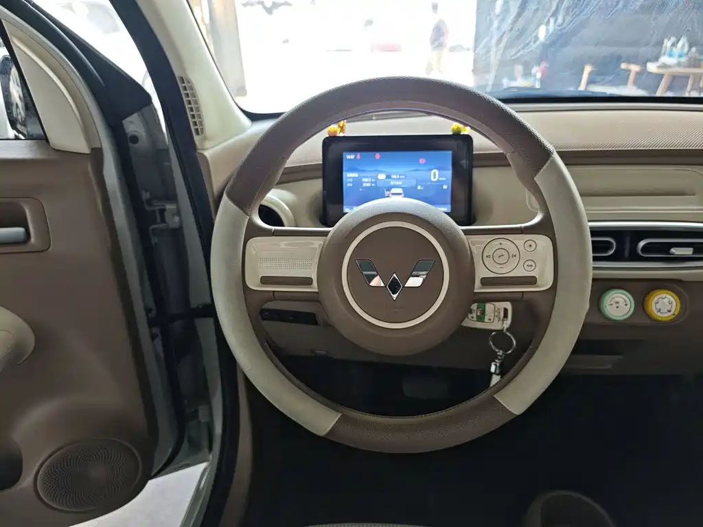 Wuling MINIEV — миниатюра 11