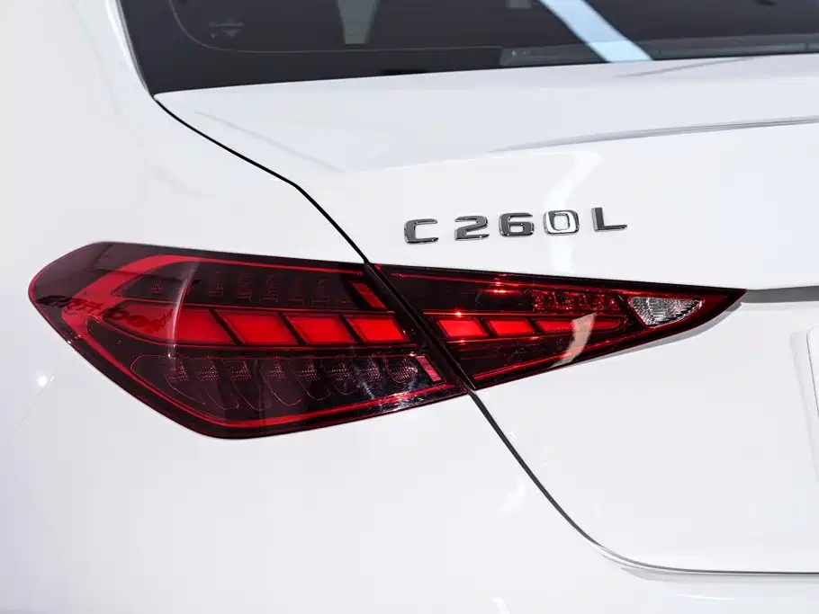 Mercedes-Benz C-Class — миниатюра 11