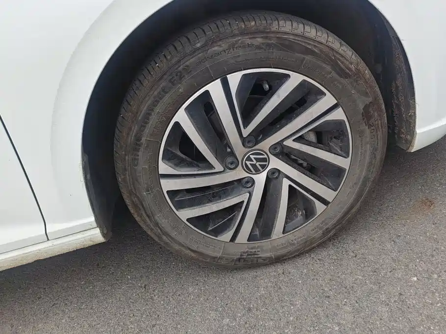 Volkswagen Lavida — миниатюра 6