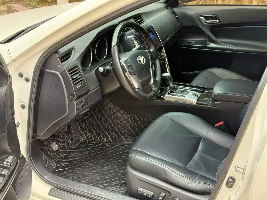 Toyota Reiz — миниатюра 4