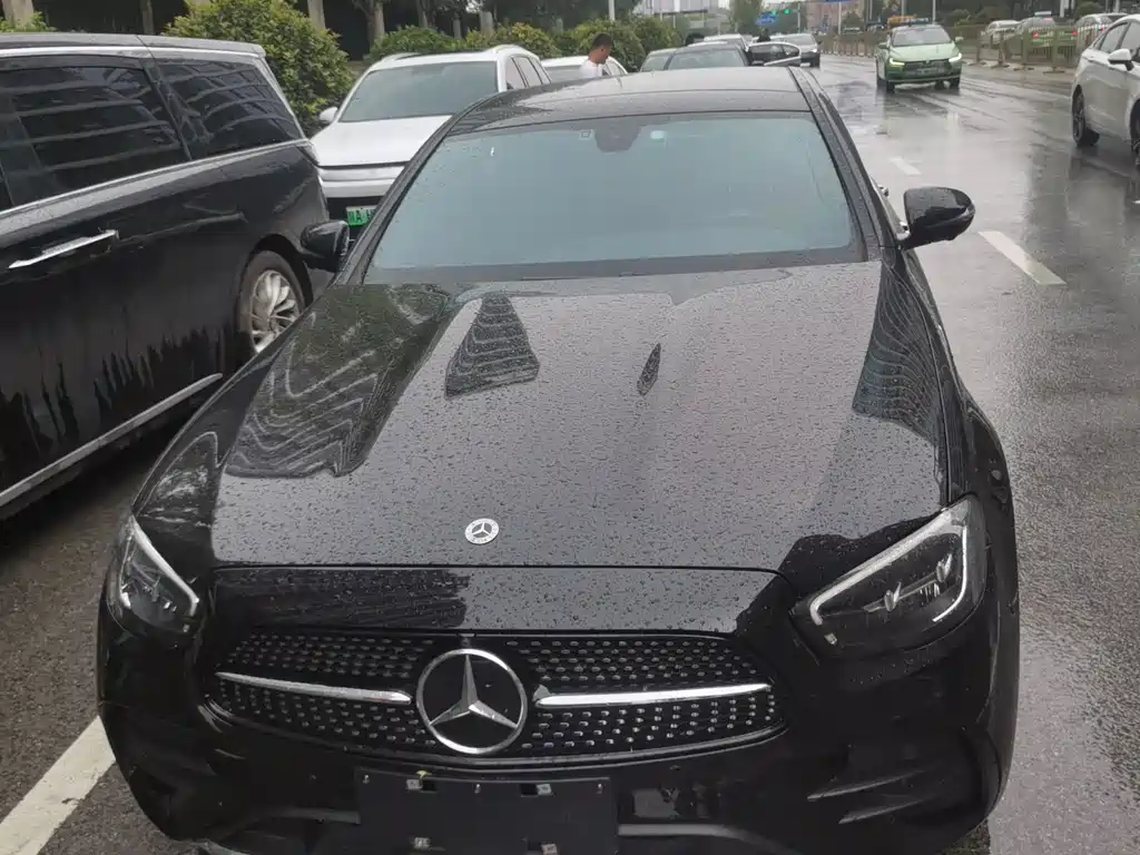 Mercedes-Benz E-Class — миниатюра 2