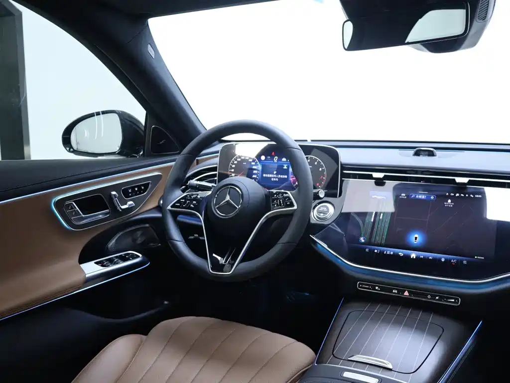 Mercedes-Benz E-Class — миниатюра 14
