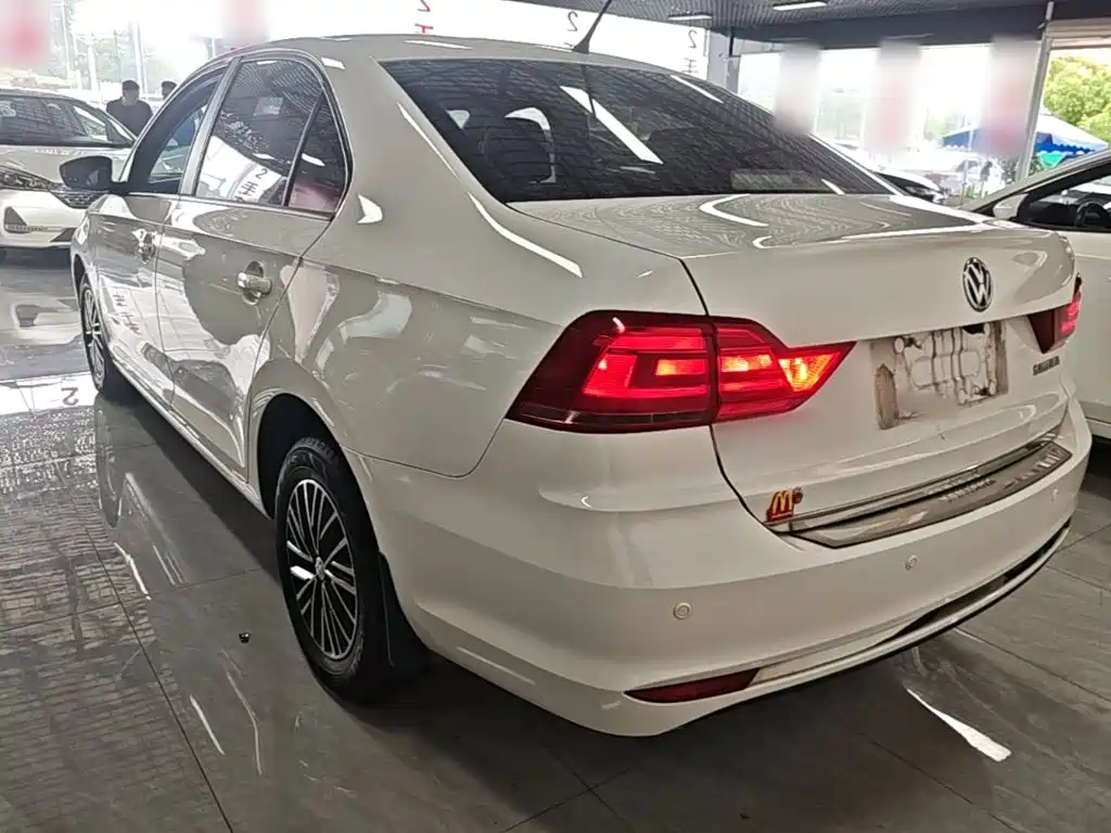 Volkswagen Santana — миниатюра 5