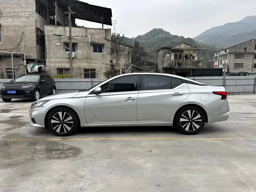 NISSAN TEANA