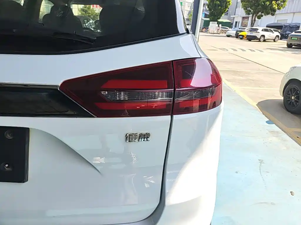 Geely Boyue — миниатюра 8