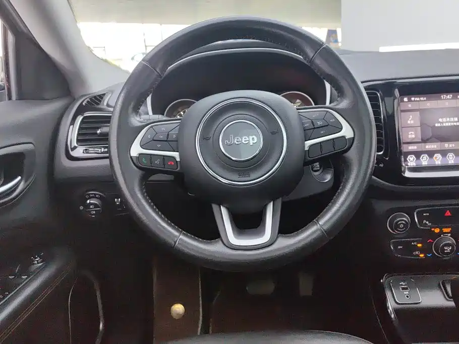 Jeep Compass — миниатюра 15