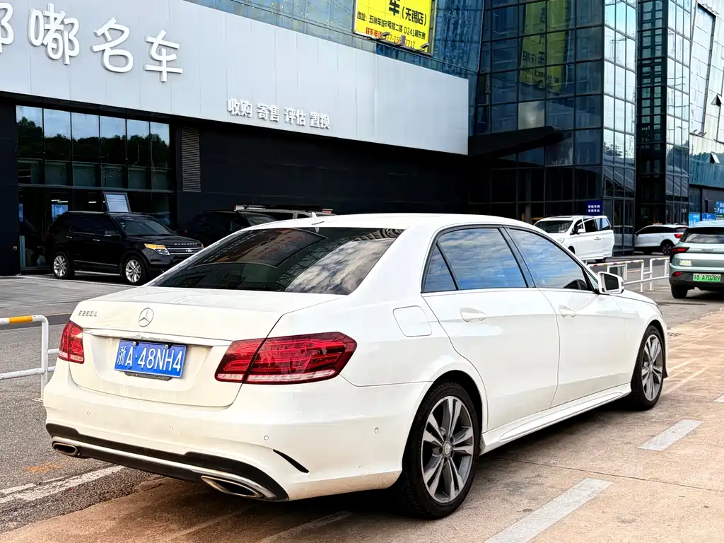 Mercedes-Benz E-Class — миниатюра 4