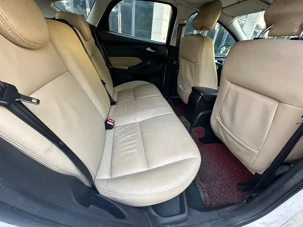 Ford Focus — миниатюра 14
