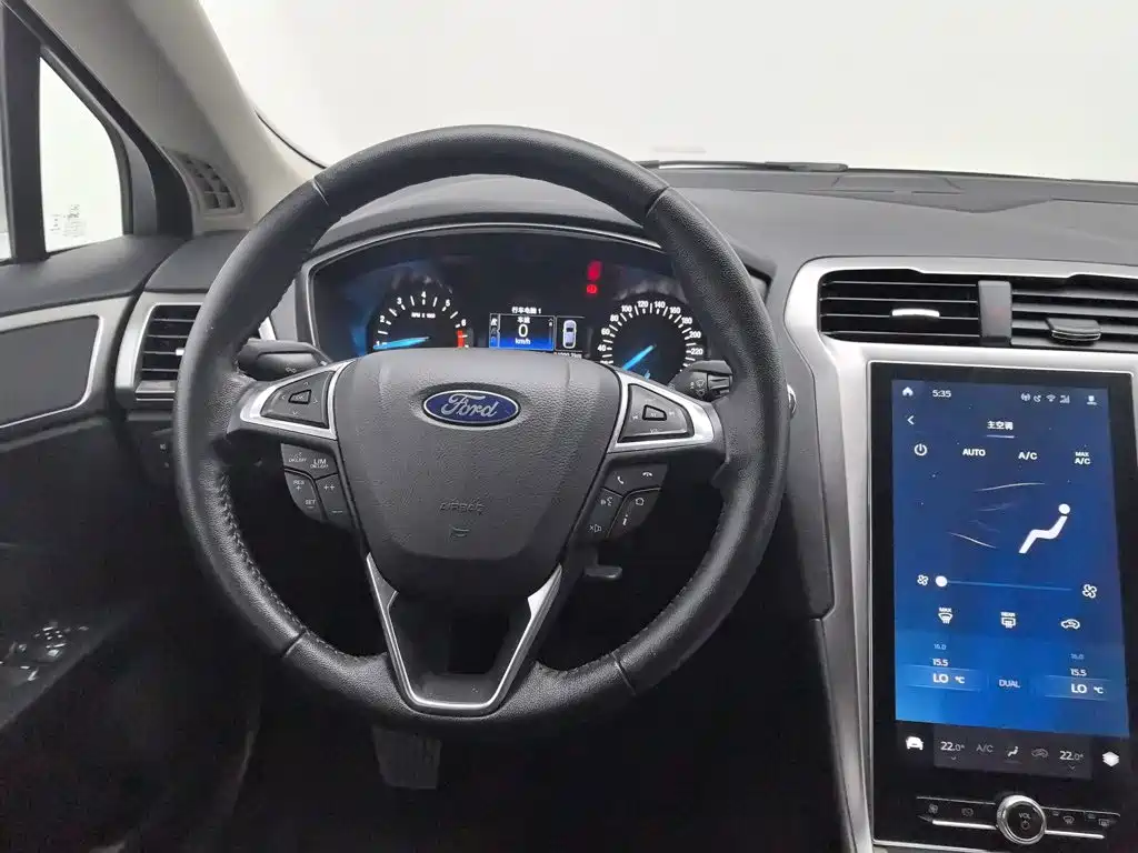 Ford Mondeo — миниатюра 11