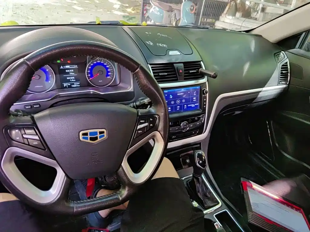 Geely Emgrand — миниатюра 10