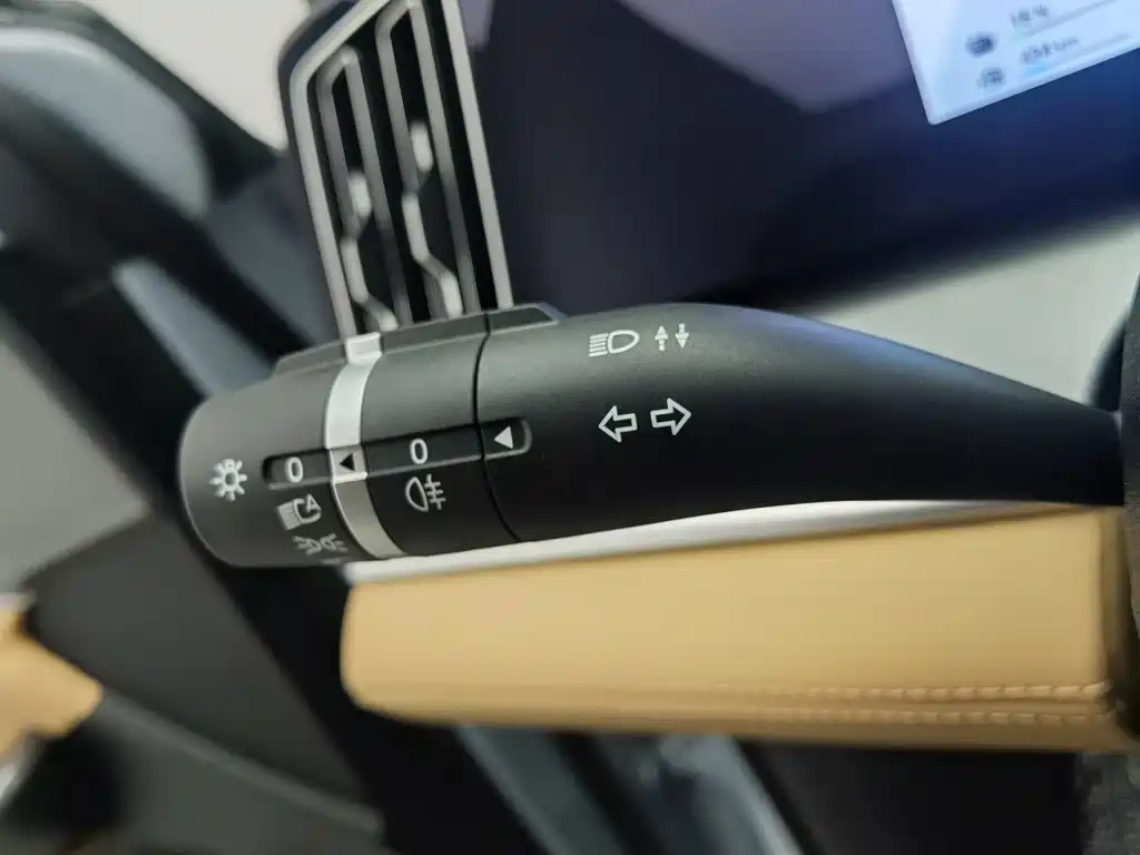 BYD L DM-i — миниатюра 21