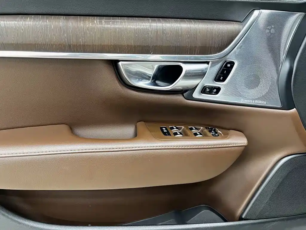 Volvo S90 — миниатюра 13