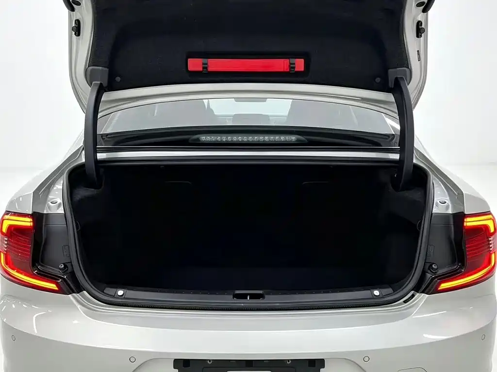 Volvo S90 — миниатюра 22