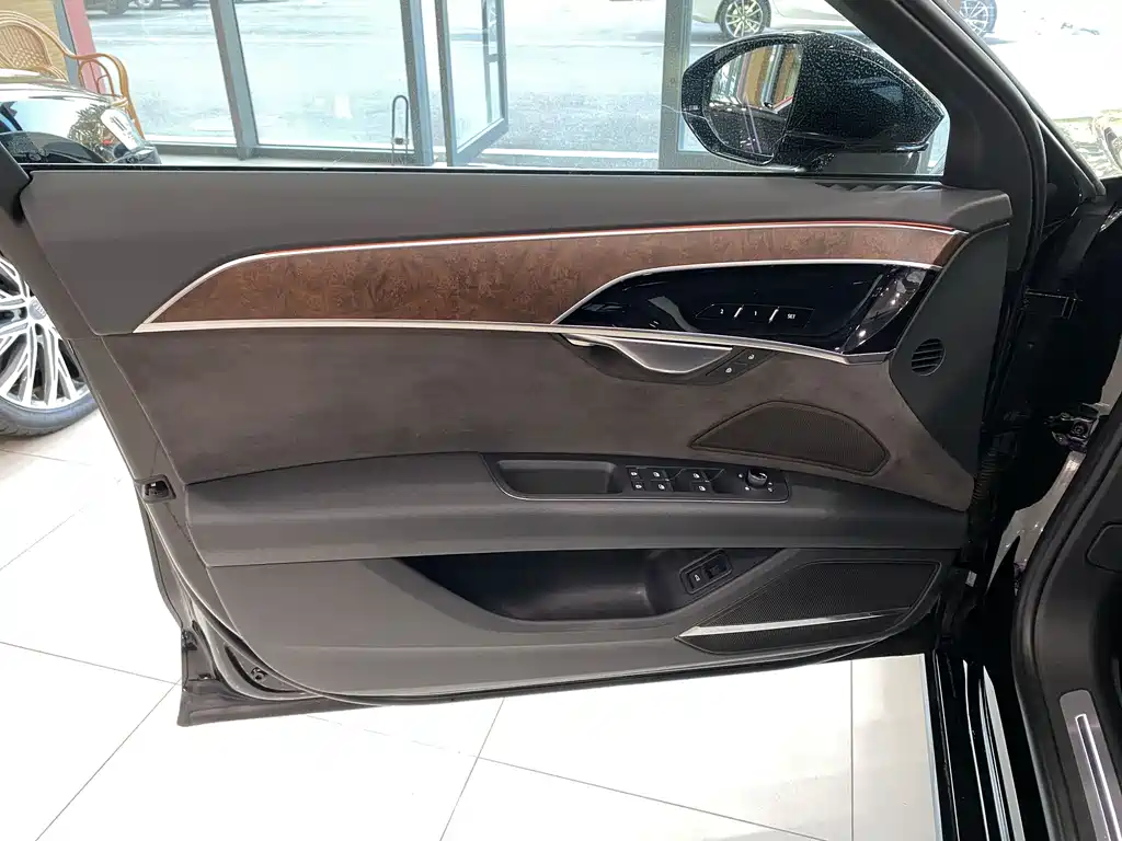 Audi A8 — миниатюра 8
