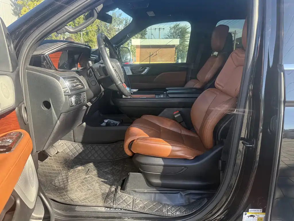 Lincoln Navigator — миниатюра 4