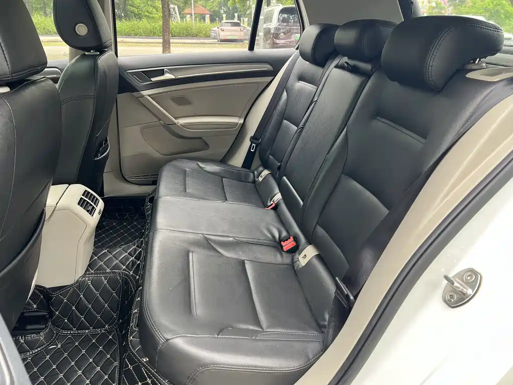 Volkswagen Golf — миниатюра 8