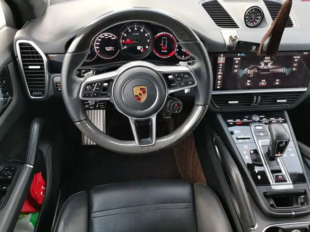 Porsche Cayenne — миниатюра 11