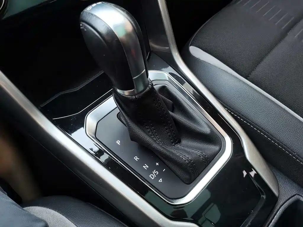 Volkswagen T-Roc — миниатюра 13