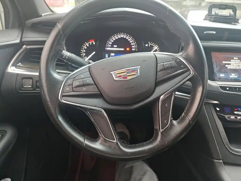 Cadillac XT5 — миниатюра 12