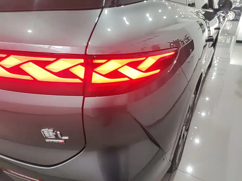 BYD Tang L L 2025 DM 175KM