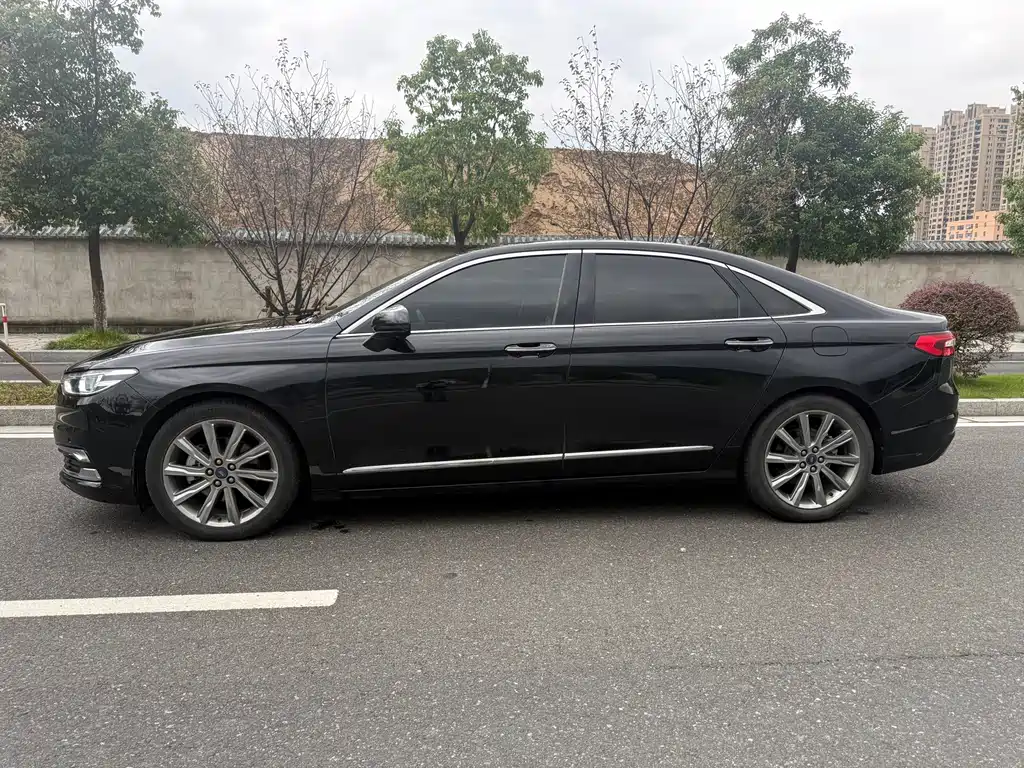 Ford Taurus — миниатюра 5