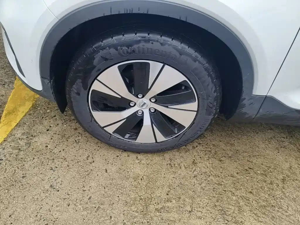 Volvo XC40 — миниатюра 23
