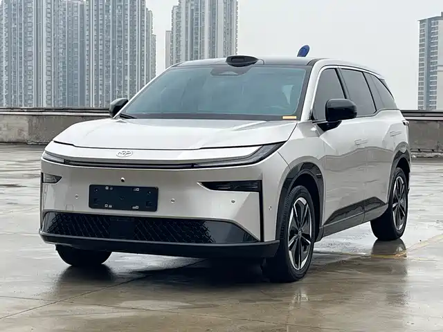 TOYOTA PLATINUM WISDOM 3X 2025