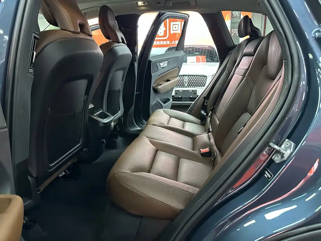 Volvo XC60 — миниатюра 10