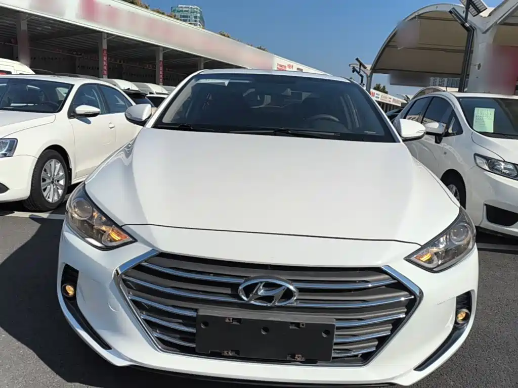 Hyundai Elantra — миниатюра 3
