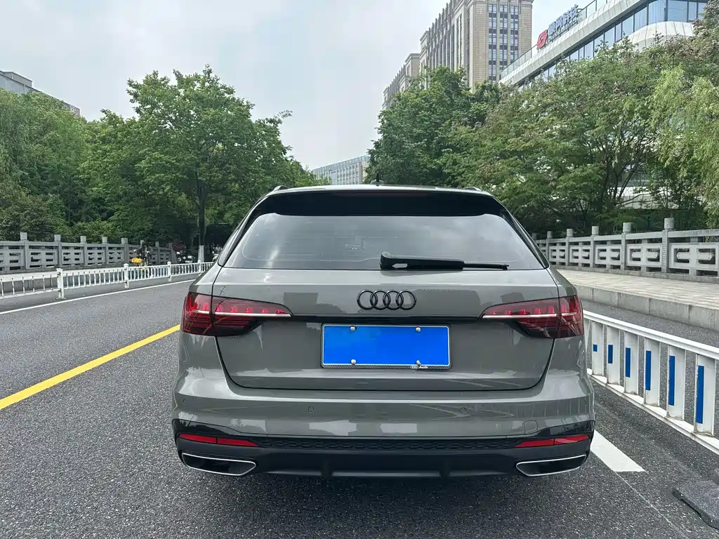 Audi A4 2024 Avant 40 TFSI Fashion Sport
