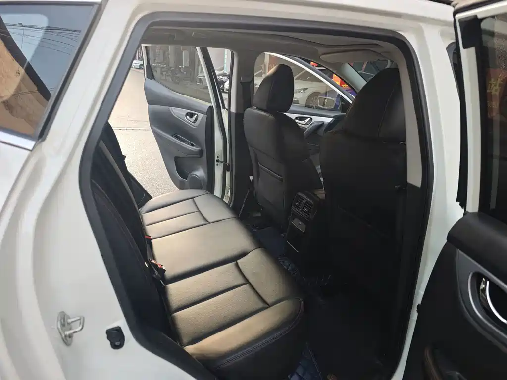 Nissan Qashqai — миниатюра 11