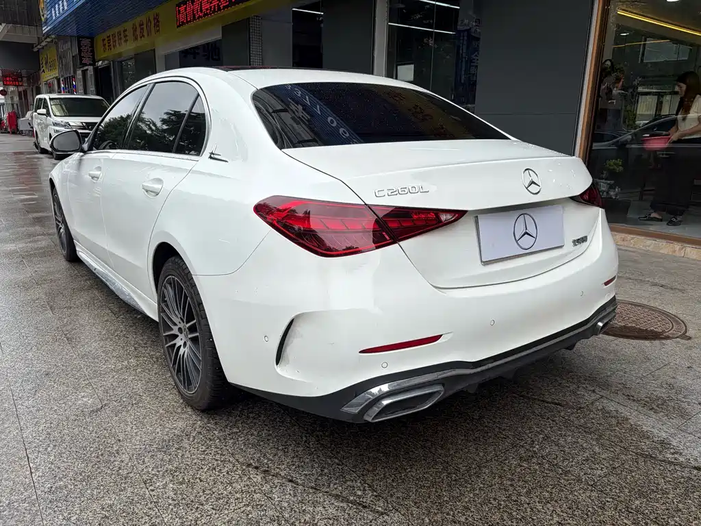 Mercedes-Benz C-Class — миниатюра 7