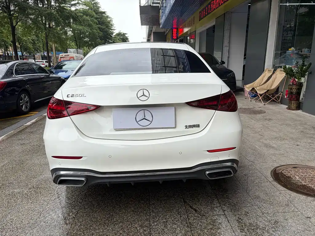 Mercedes-Benz C-Class — миниатюра 8