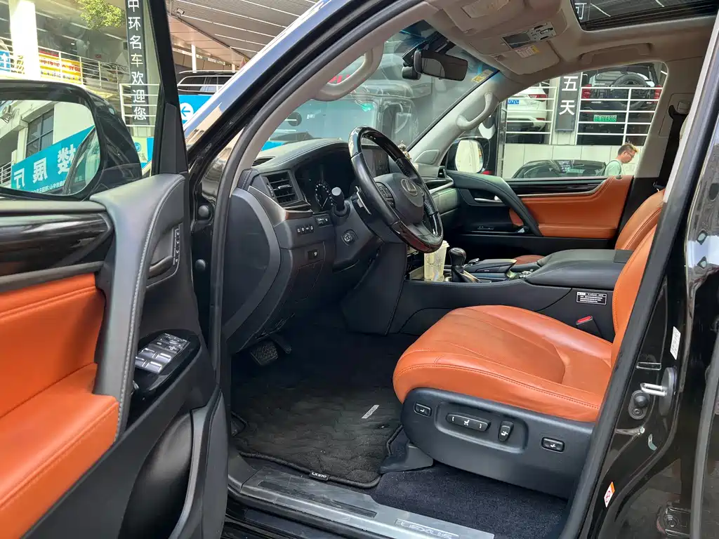 Lexus LX — миниатюра 3
