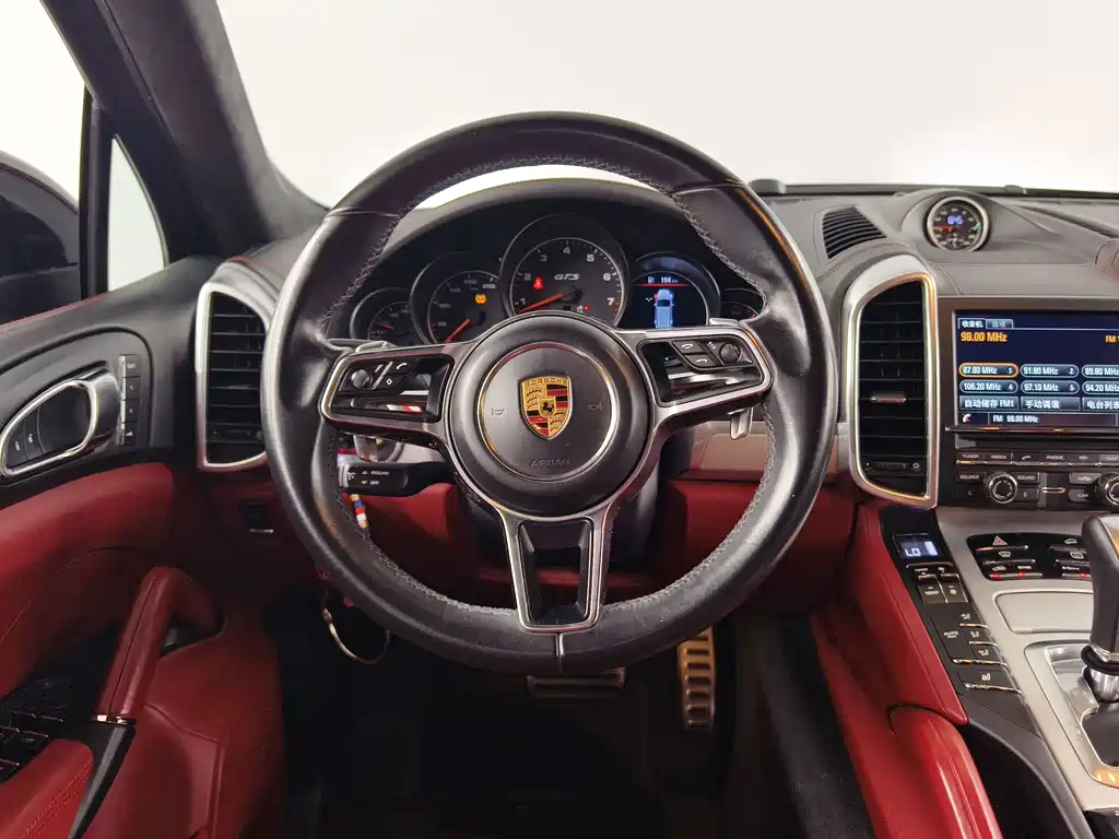 Porsche Cayenne — миниатюра 9