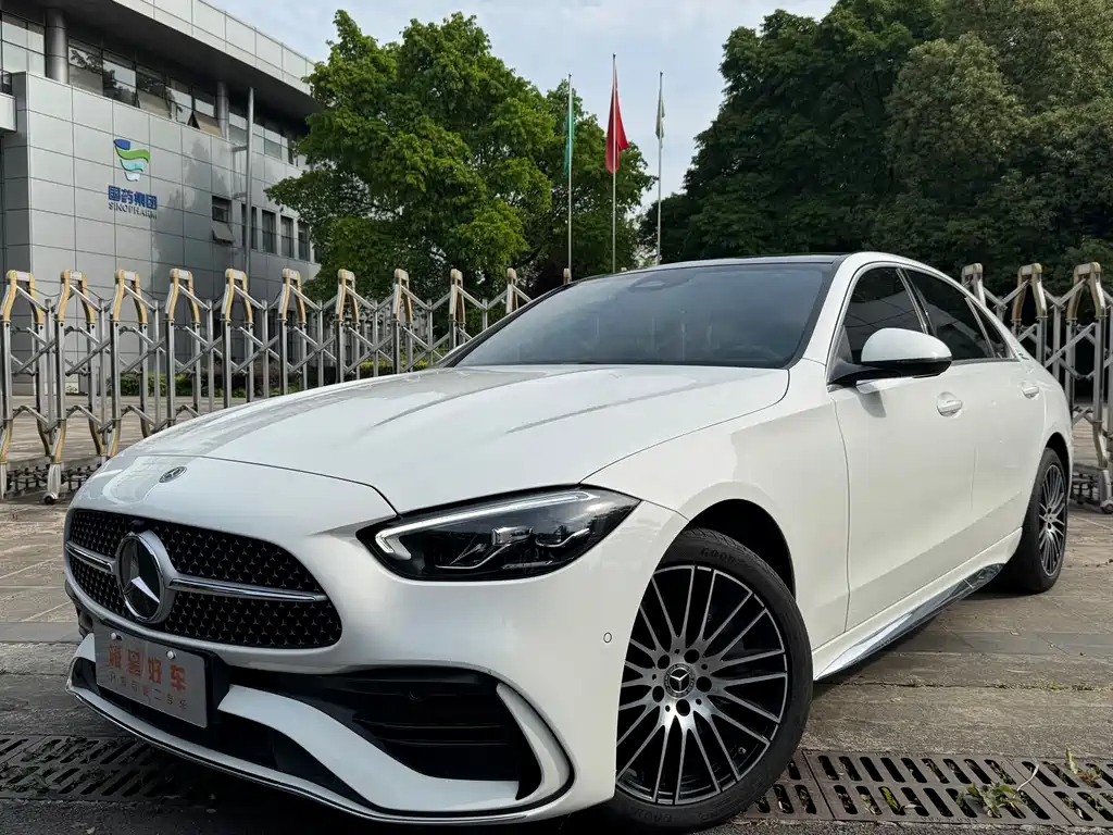 Mercedes-Benz C-Class 2024