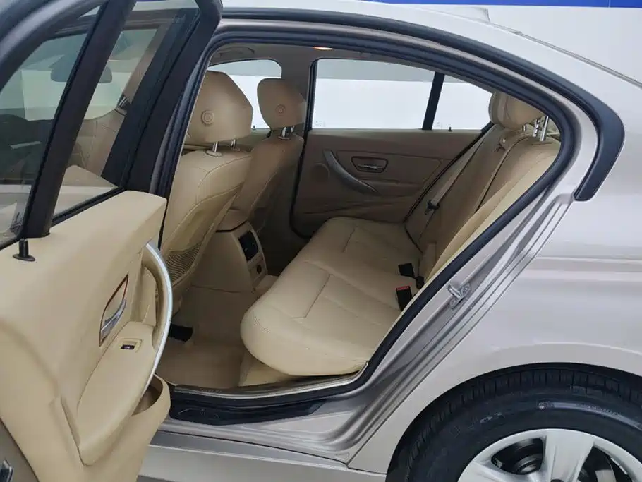 BMW 3 Series — миниатюра 11