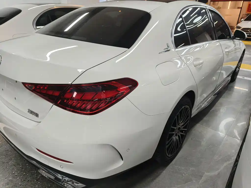 Mercedes-Benz C-Class — миниатюра 11