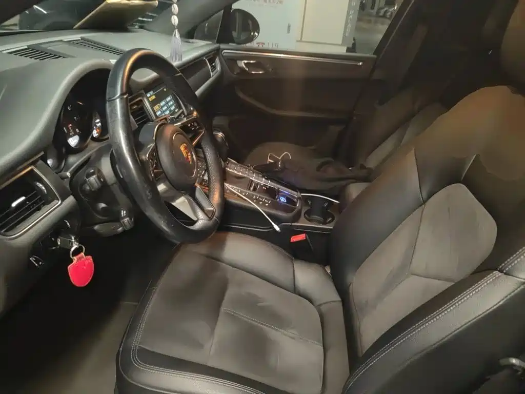 Porsche Macan — миниатюра 16
