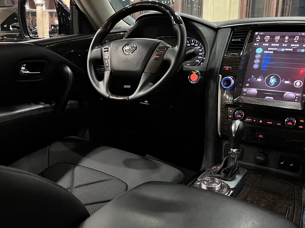 Nissan Patrol — миниатюра 20