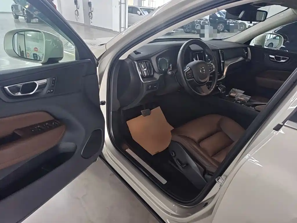 Volvo XC60 — миниатюра 16